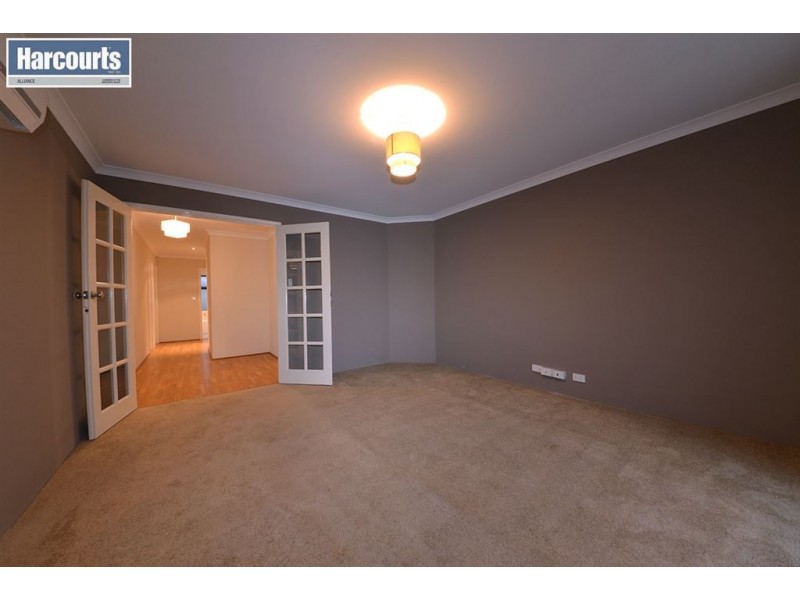 4 Beecroft Mews, Ridgewood WA 6030