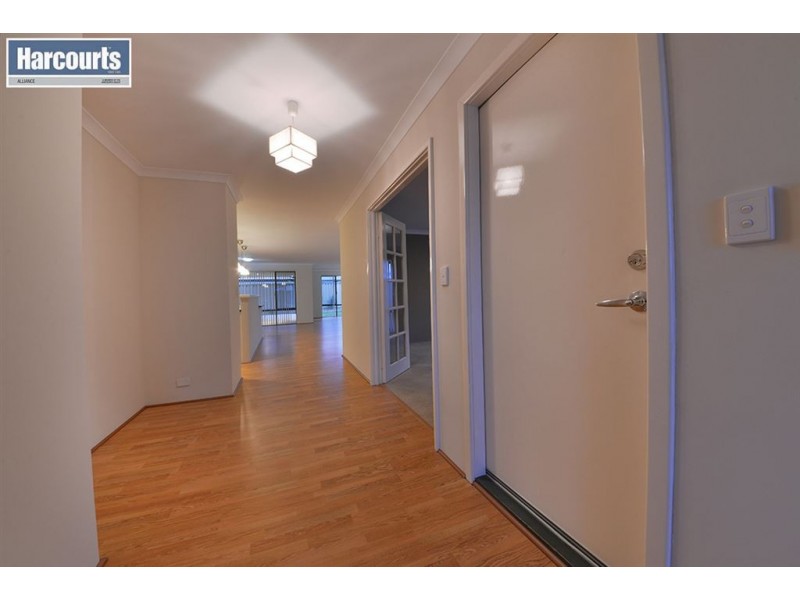 4 Beecroft Mews, Ridgewood WA 6030