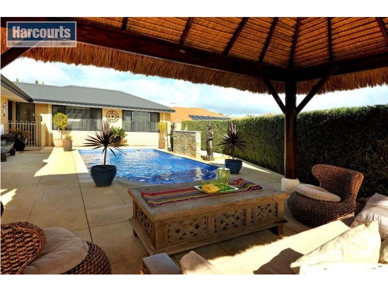 8 Annandale Circle, Kinross WA 6028