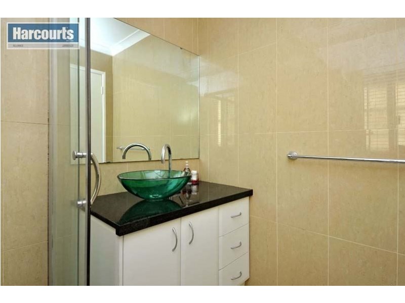 8 Annandale Circle, Kinross WA 6028