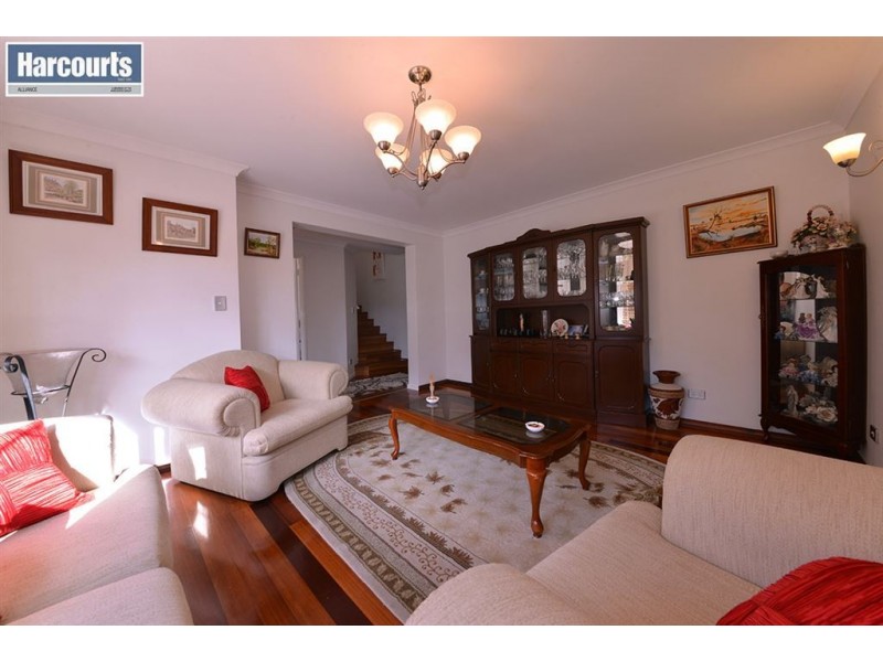 22 Moonflight Crescent, Iluka WA 6028