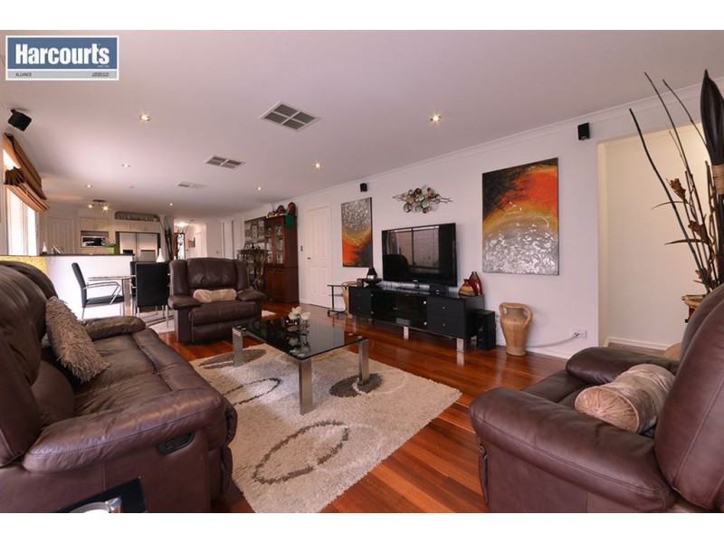 22 Moonflight Crescent, Iluka WA 6028