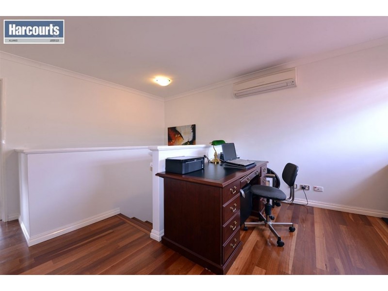 22 Moonflight Crescent, Iluka WA 6028