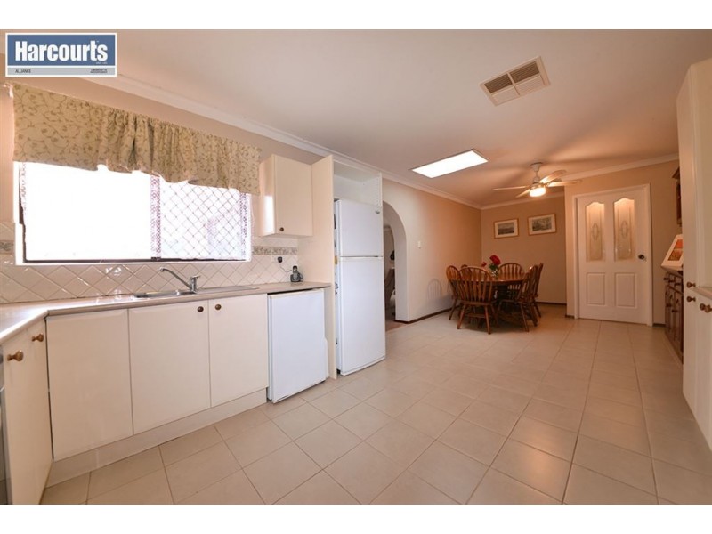 6 Euclid Close, Beldon WA 6027