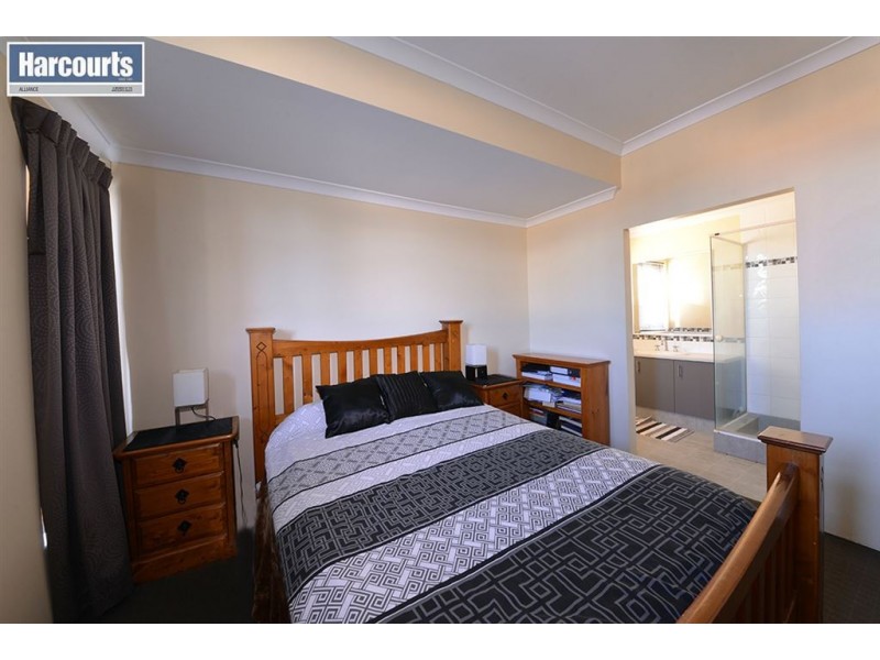 37 Bonnievale Terrace, Wanneroo WA 6065