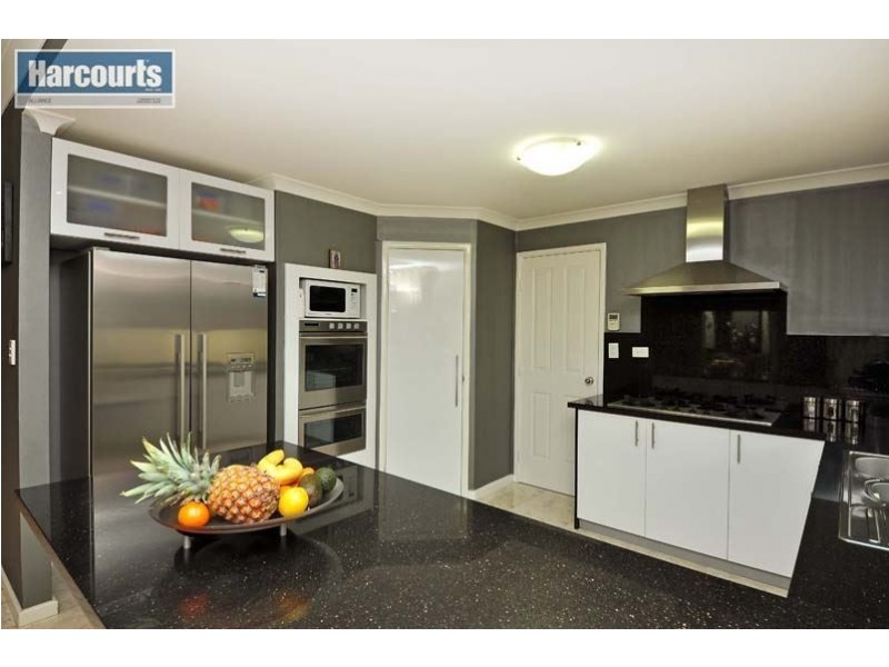 31 Russell Road, Madeley WA 6065