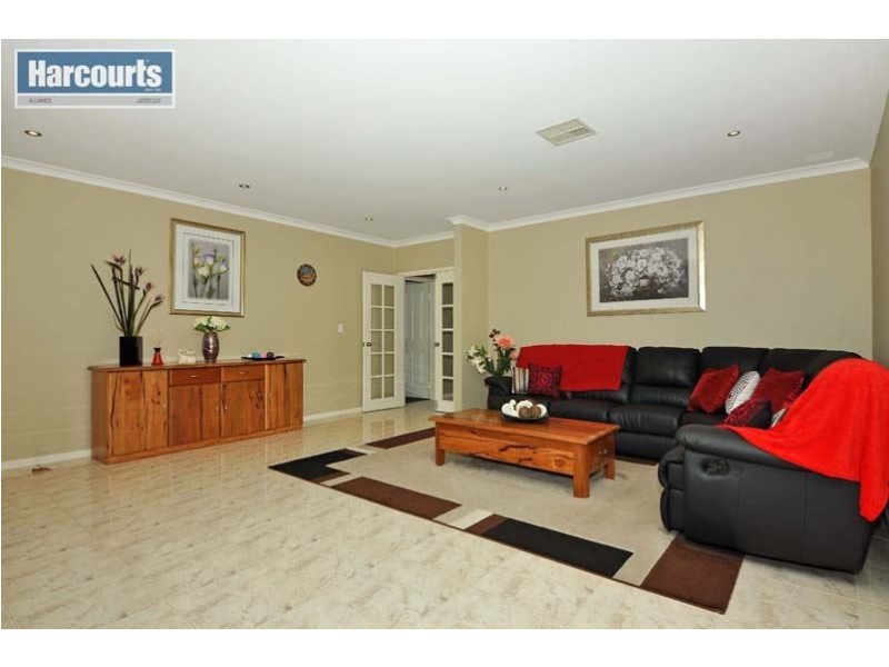 31 Russell Road, Madeley WA 6065