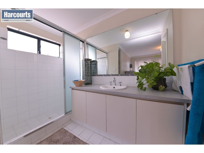 1 Albana Grove, Pearsall WA 6065