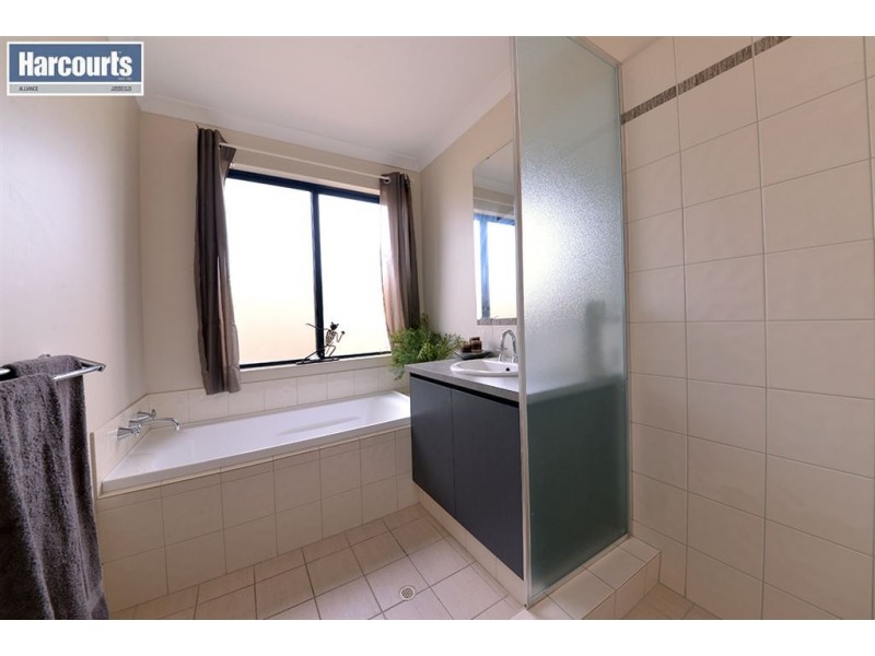 1 Albana Grove, Pearsall WA 6065