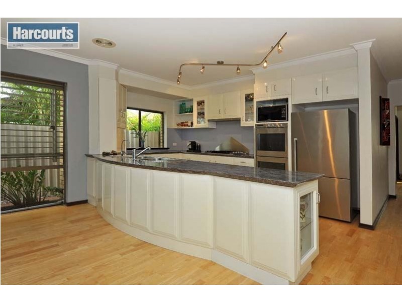 5 Kiah Court, Kingsley WA 6026