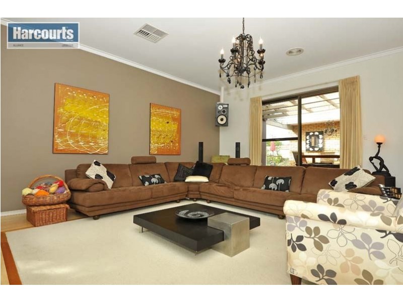 5 Kiah Court, Kingsley WA 6026