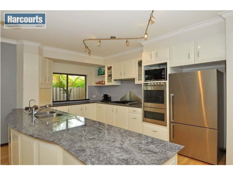 5 Kiah Court, Kingsley WA 6026