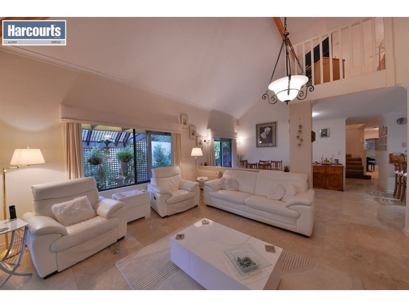 22 Monaltrie Loop, Carramar WA 6031