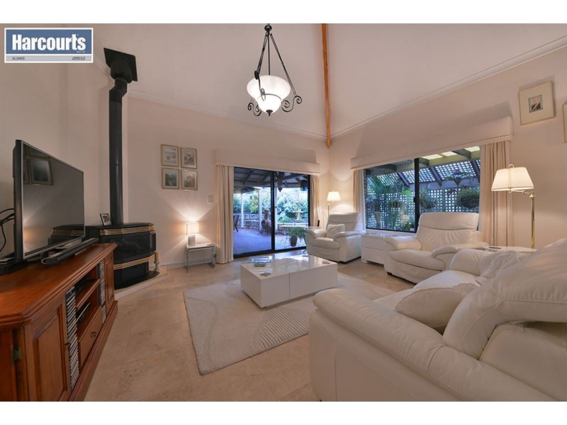 22 Monaltrie Loop, Carramar WA 6031