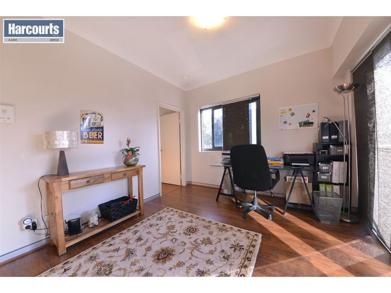 22/2 Walsh Loop, Joondalup WA 6027