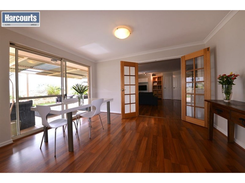 25 Manchester Drive, Hocking WA 6065