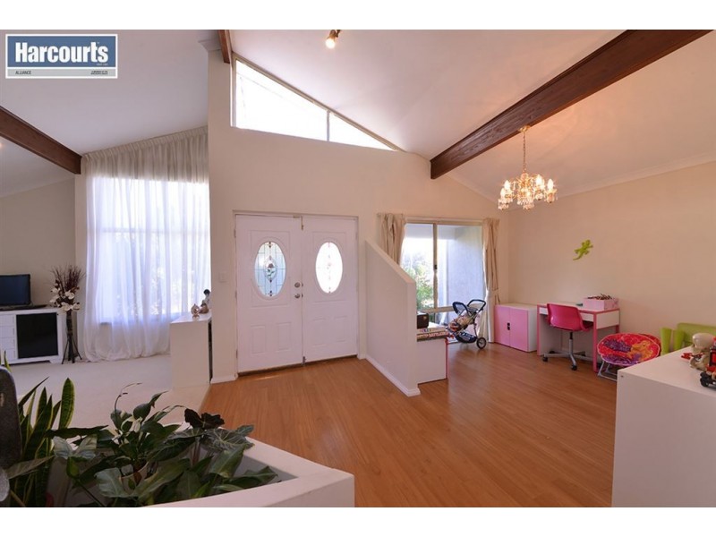 40 Bainbridge Mews, Currambine WA 6028