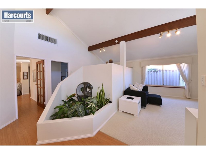 40 Bainbridge Mews, Currambine WA 6028