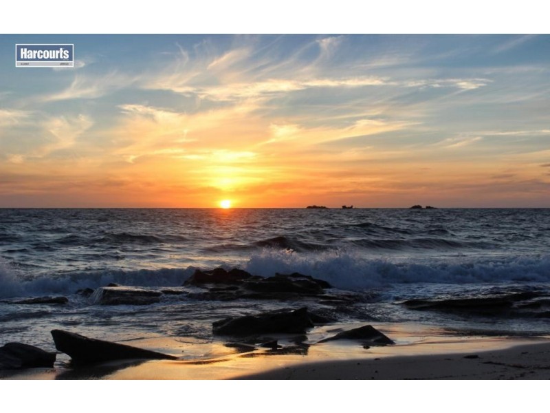 6 Raspins Loop, Burns Beach WA 6028