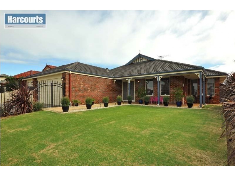 24 Roxburgh Circle, Kinross WA 6028