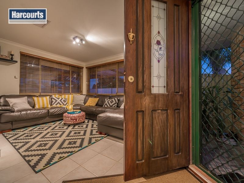 8 Giles Place, Mirrabooka WA 6061