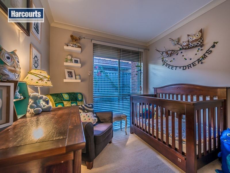 8 Giles Place, Mirrabooka WA 6061