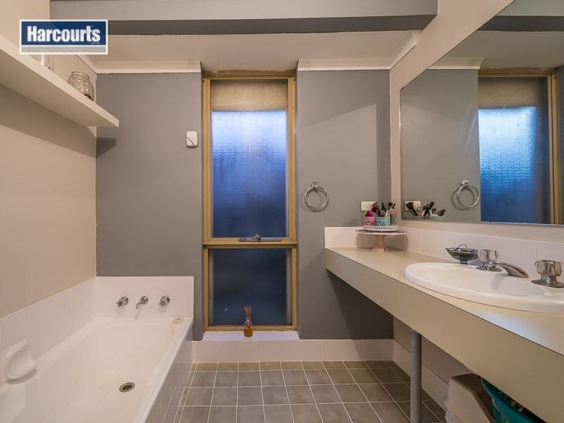 8 Giles Place, Mirrabooka WA 6061