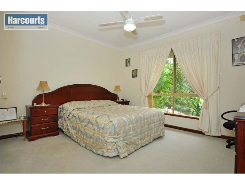 17 Parkin Court, Eden Hill WA 6054