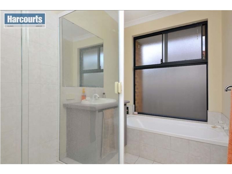 10 Ghost Gum Boulevard, Banksia Grove WA 6031