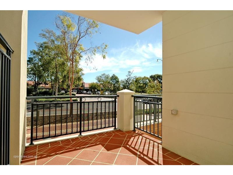 18/101 Grand Boulevard, Joondalup WA 6027