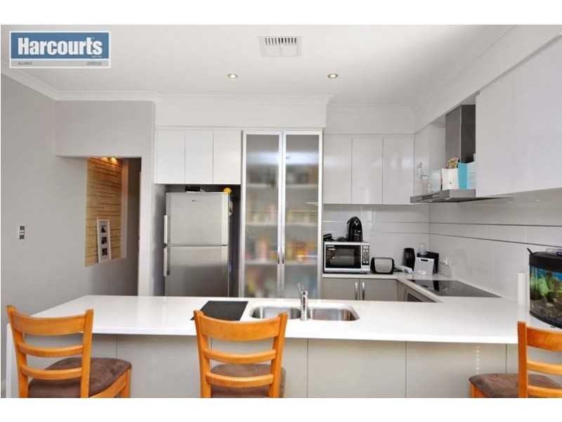 22 Cvitan Bend, Madeley WA 6065