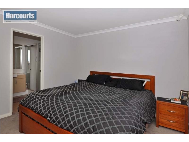 22 Cvitan Bend, Madeley WA 6065