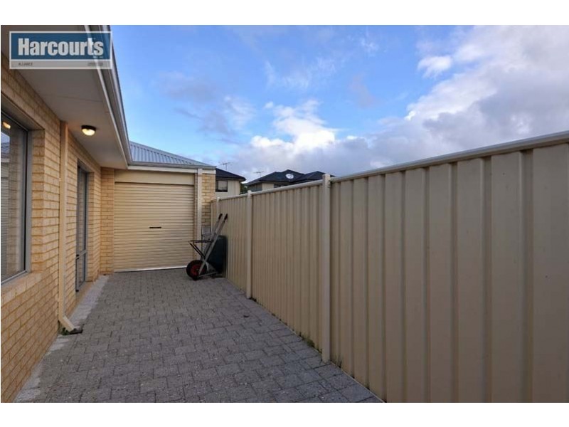 22 Cvitan Bend, Madeley WA 6065