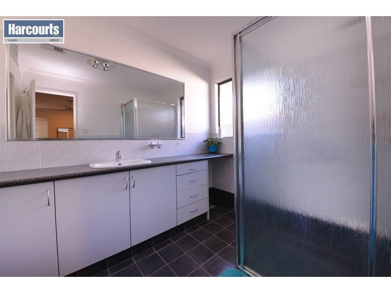 9 Carosa Road, Tapping WA 6065