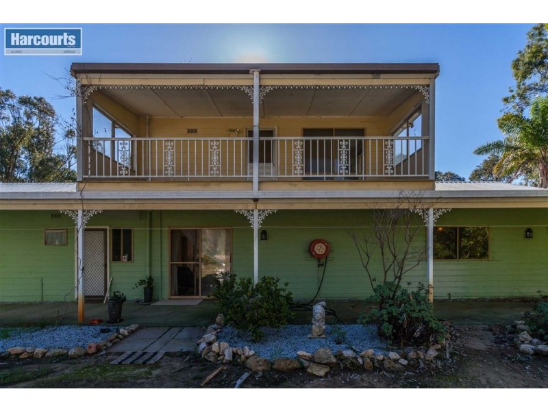 14 Trian Road, Carabooda WA 6033