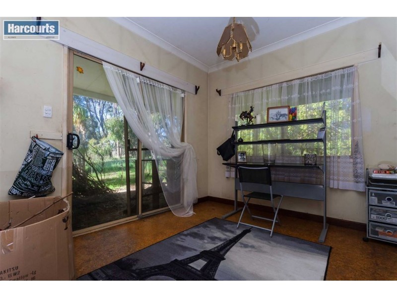 14 Trian Road, Carabooda WA 6033