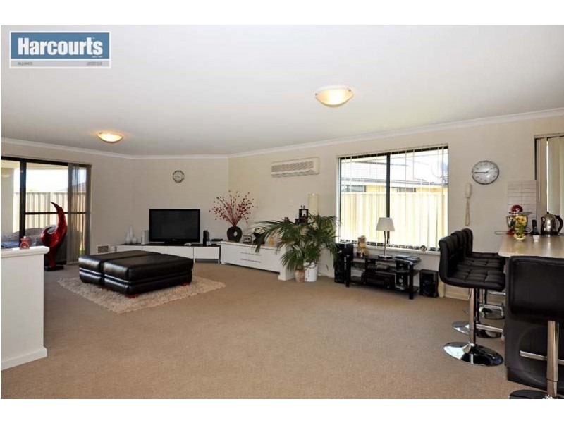 16 Giglia Drive, Sinagra WA 6065