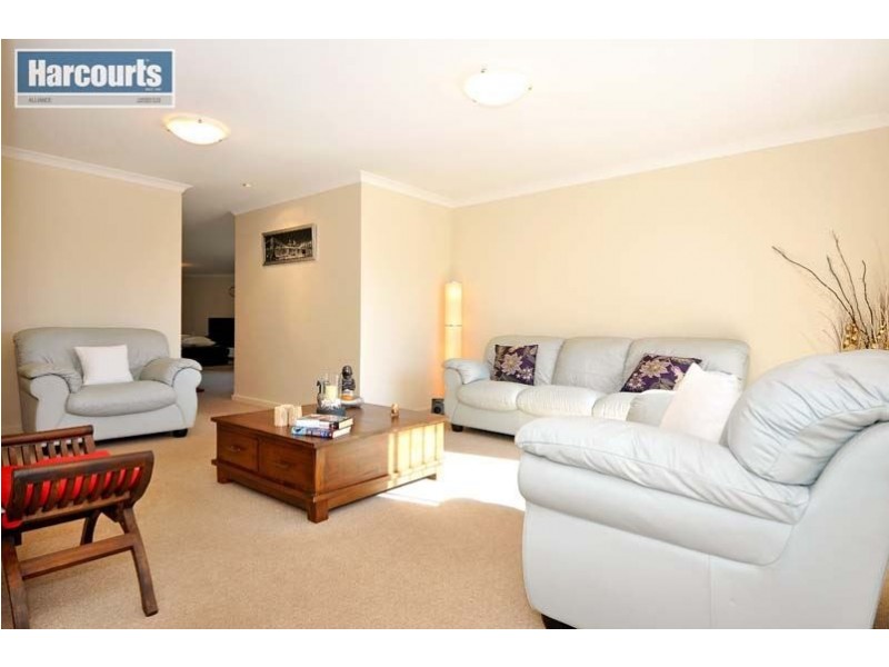 16 Giglia Drive, Sinagra WA 6065