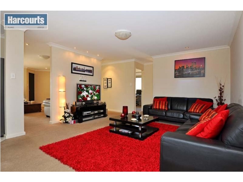 16 Giglia Drive, Sinagra WA 6065