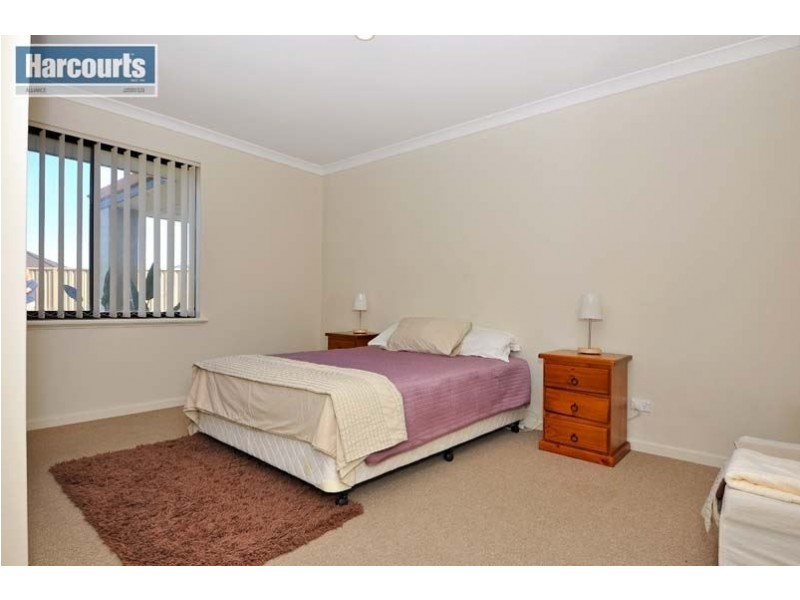 16 Giglia Drive, Sinagra WA 6065