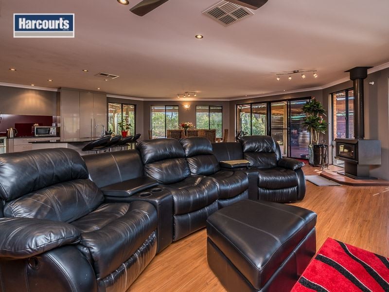 24 Honeypot Road, Lower Chittering WA 6084