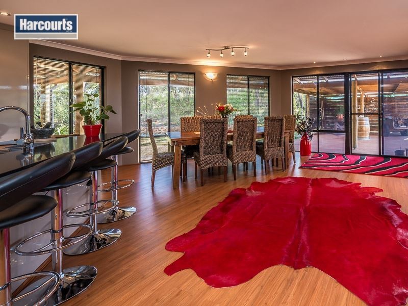 24 Honeypot Road, Lower Chittering WA 6084