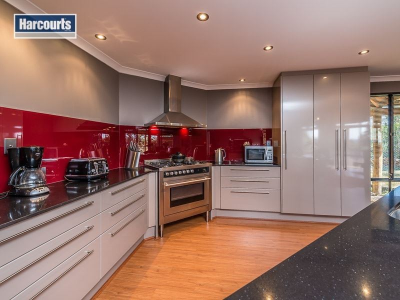 24 Honeypot Road, Lower Chittering WA 6084