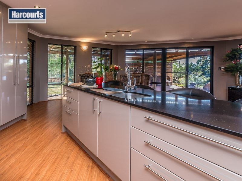 24 Honeypot Road, Lower Chittering WA 6084