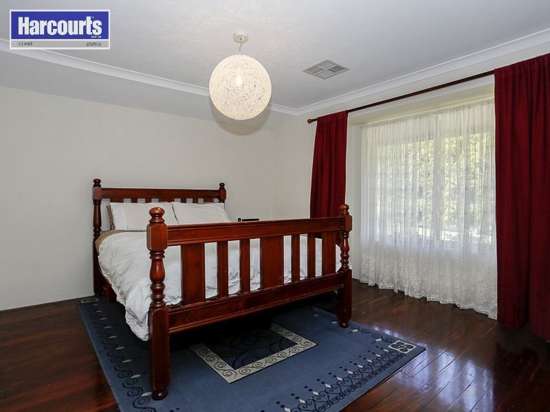 75 Kingsway, Madeley WA 6065