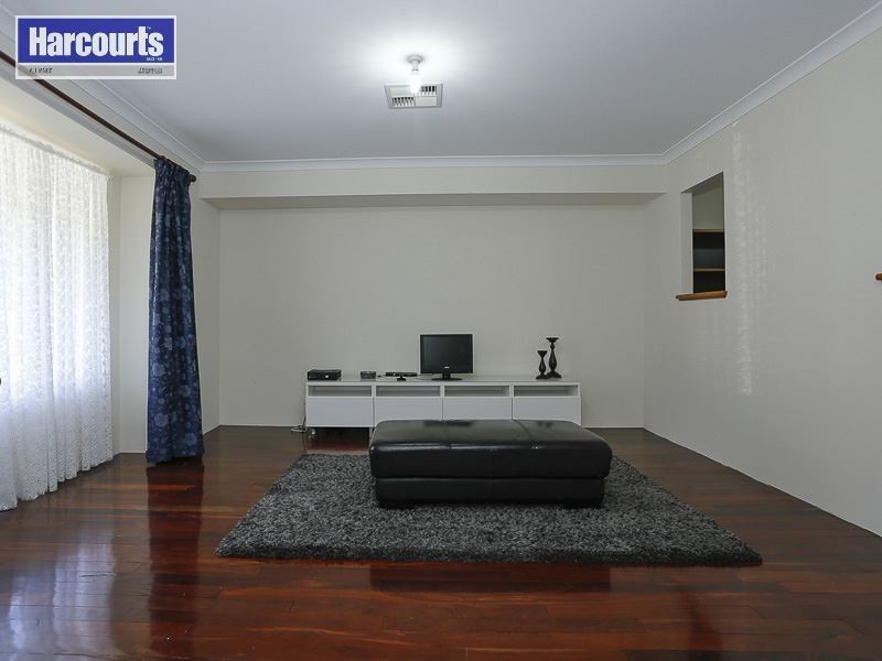 75 Kingsway, Madeley WA 6065