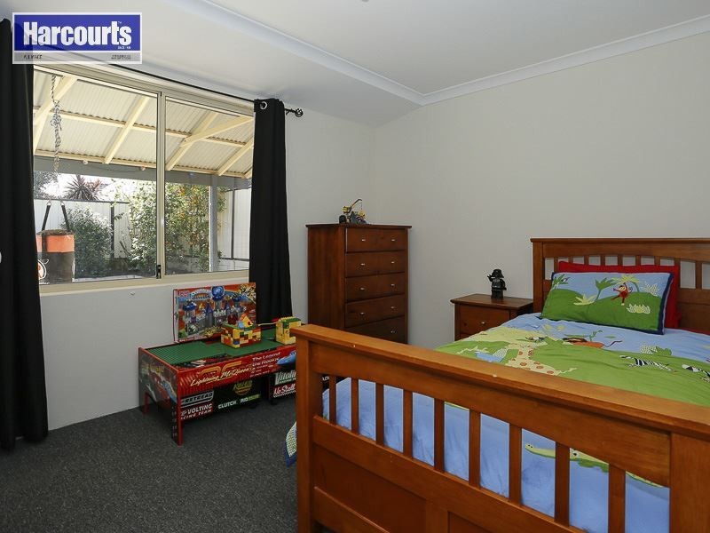 75 Kingsway, Madeley WA 6065