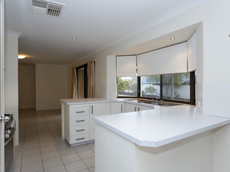 2 Lebeo Court, Heathridge WA 6027