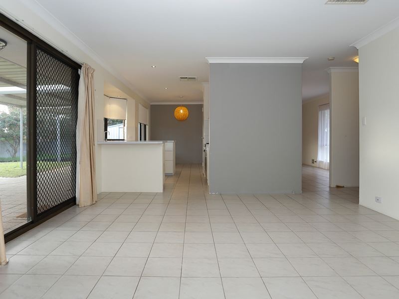 2 Lebeo Court, Heathridge WA 6027