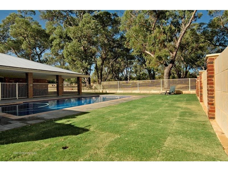 72 Emerald Drive, Carabooda WA 6033